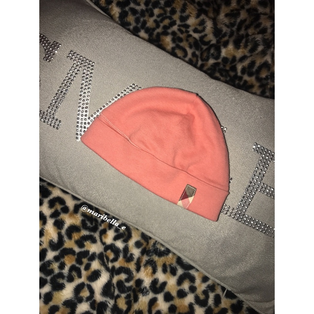 Burberry newborn 👶🏻 beanie